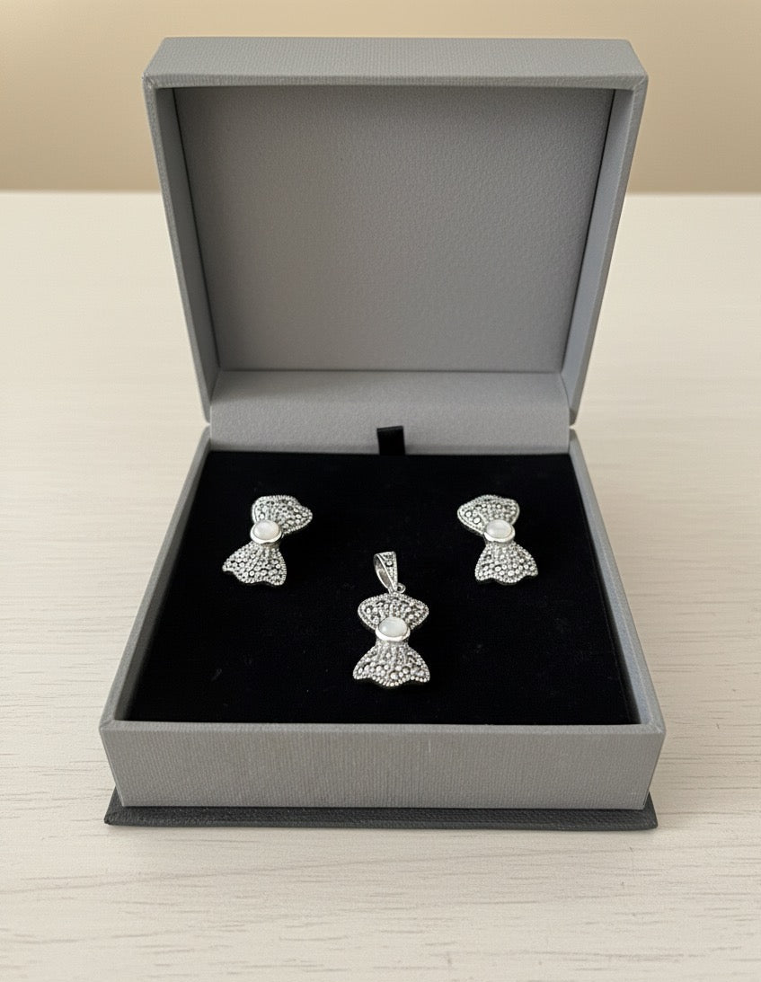 Timeless Grace – Mother of Pearl Bow Set in 925 Silver & Marcasite